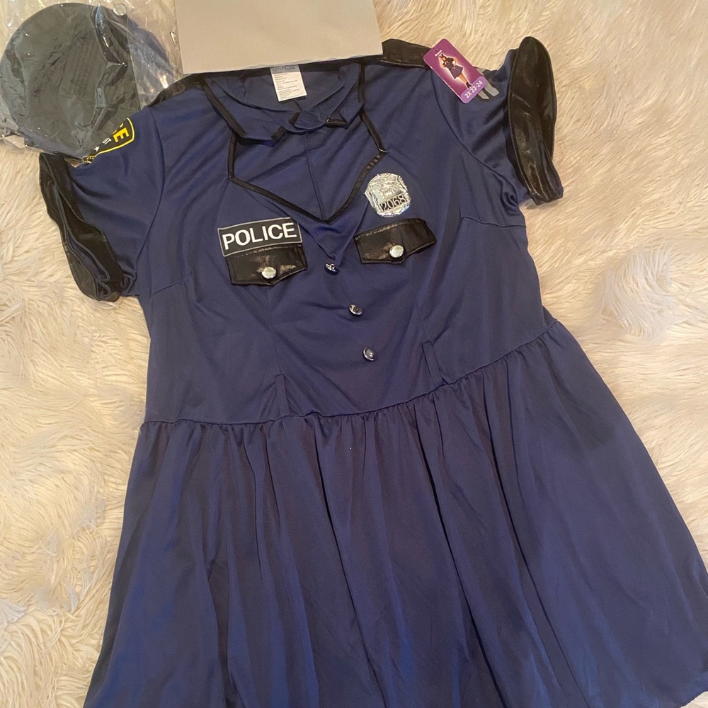 Women’s flirty cop costume. Plus size 2X.